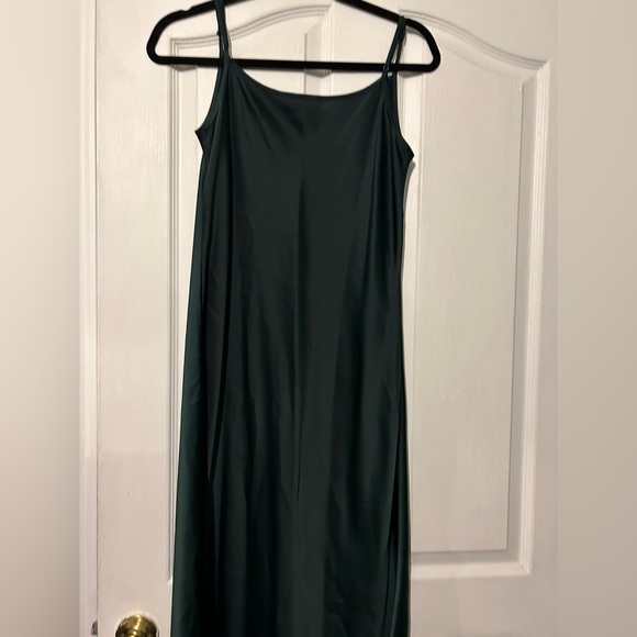 HOUSE OF HARLOW Forest Green Satin Midi Slip Dress, size small - Picture 7 of 10
